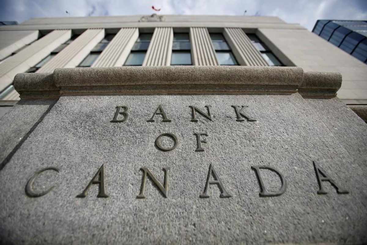 Банк Канады: инфляция все еще слишком высока, но движется в правильном направлении